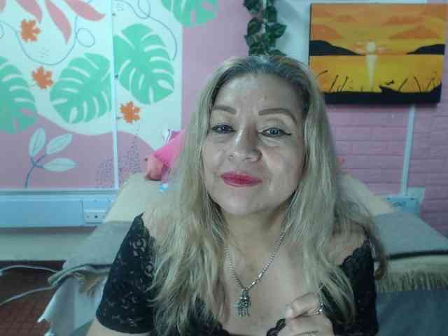 valeria-sexy valeria-sexy