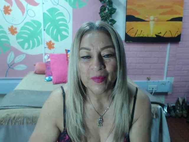 valeria-sexy valeria-sexy