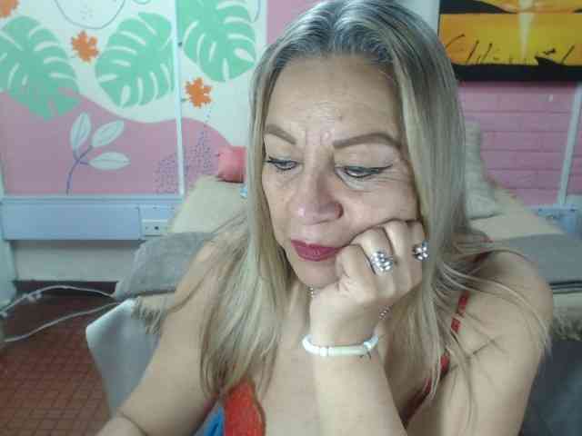 valeria-sexy valeria-sexy