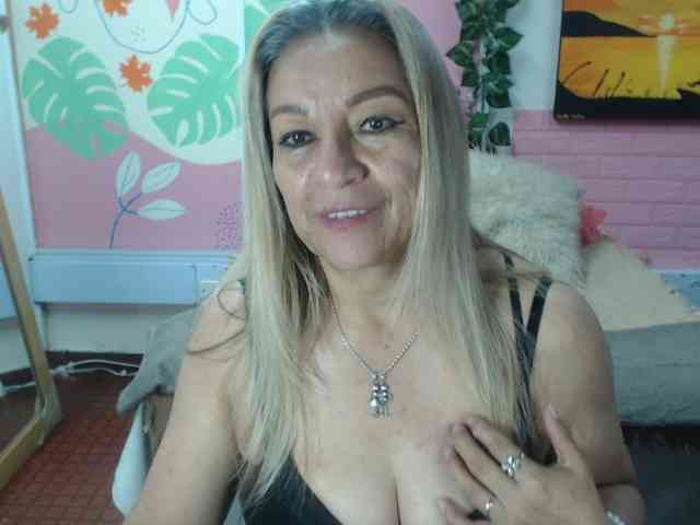 valeria-sexy