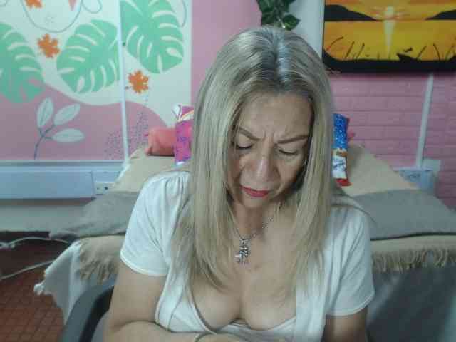 valeria-sexy valeria-sexy