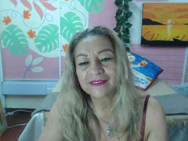 valeria-sexy valeria-sexy