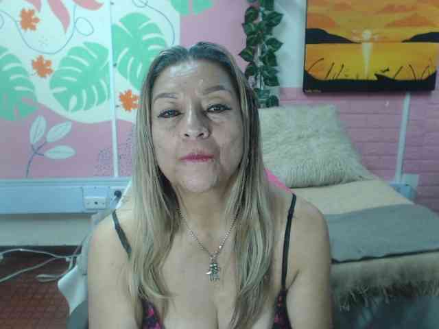 valeria-sexy valeria-sexy