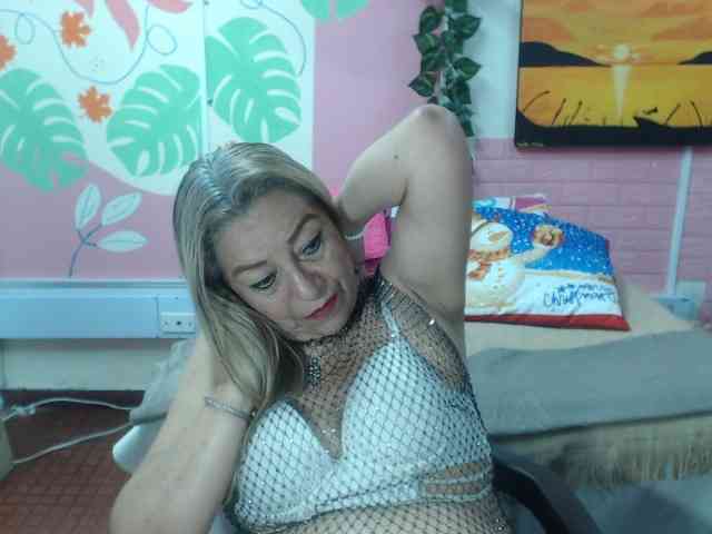 valeria-sexy valeria-sexy