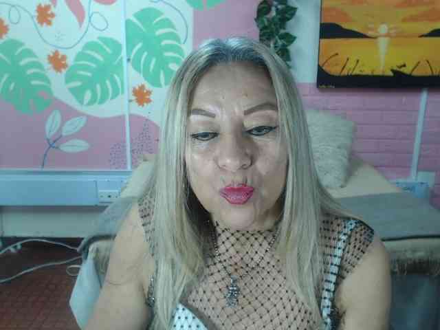 valeria-sexy valeria-sexy