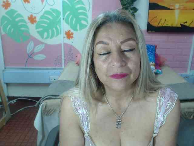 valeria-sexy valeria-sexy