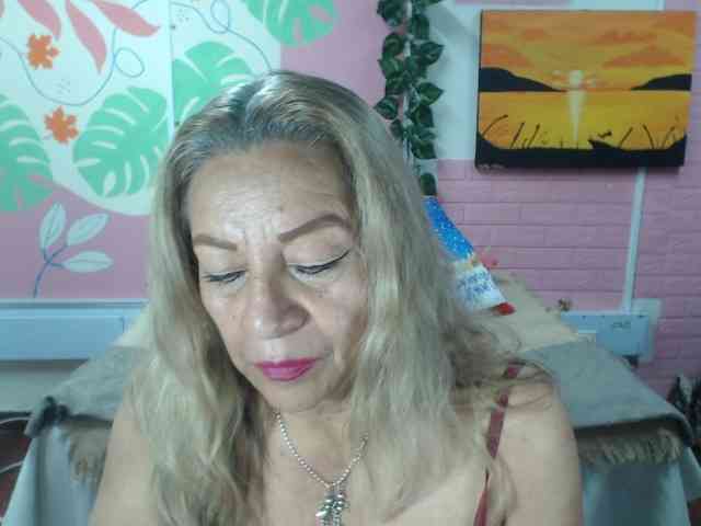 valeria-sexy valeria-sexy