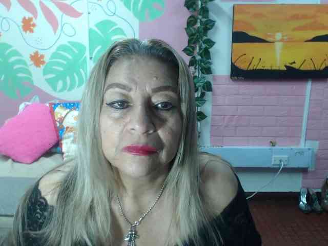 valeria-sexy valeria-sexy