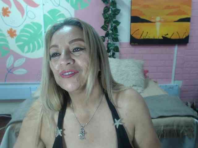 valeria-sexy valeria-sexy