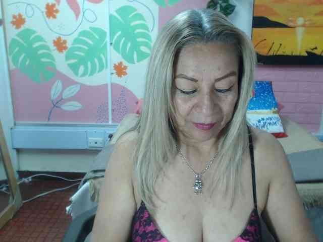 valeria-sexy valeria-sexy