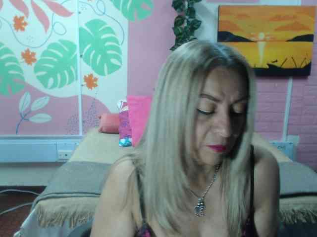 valeria-sexy valeria-sexy