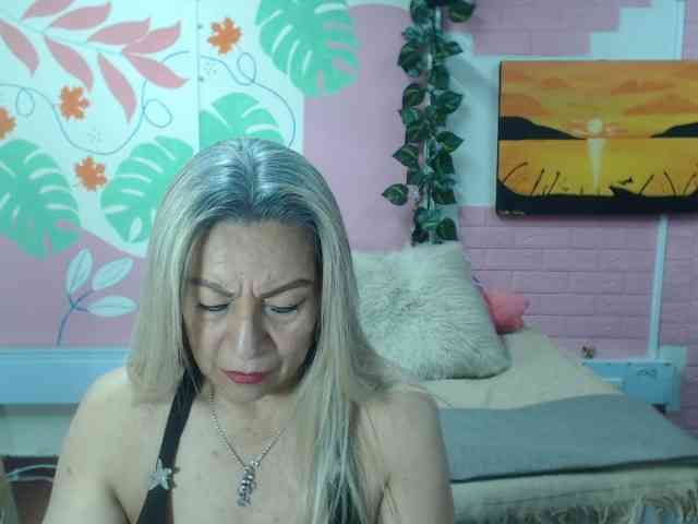 valeria-sexy valeria-sexy