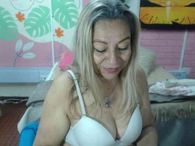 valeria-sexy webcam