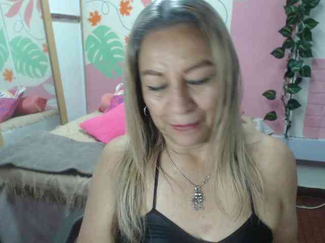 valeria-sexy valeria-sexy