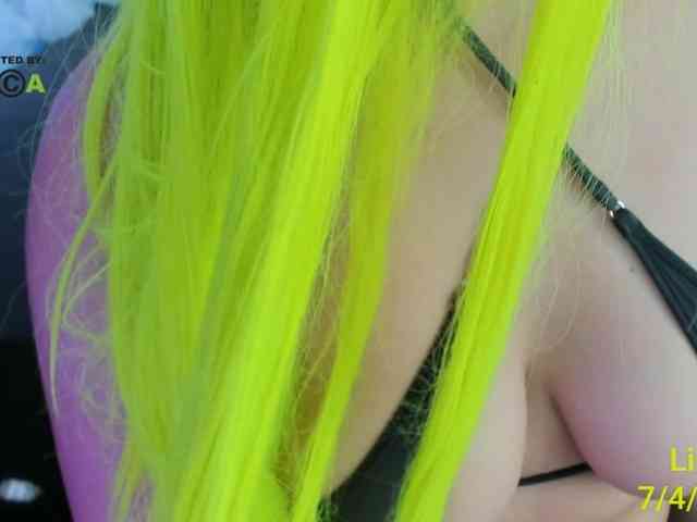 LishaDivine Live Webcam on BongaCams