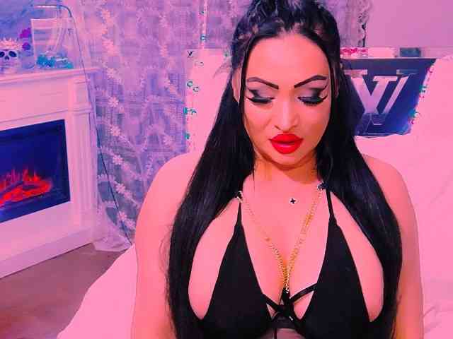 AliyaMoon webcam