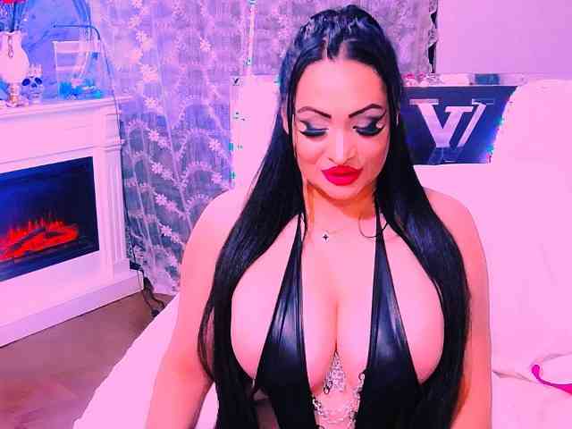 AliyaMoon webcam