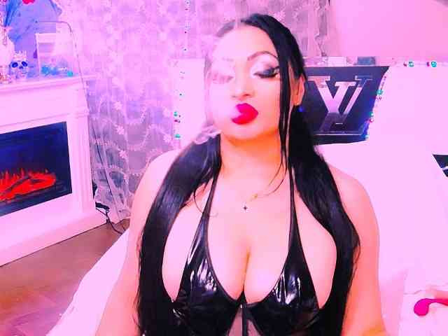 AliyaMoon webcam
