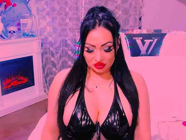 AliyaMoon webcam