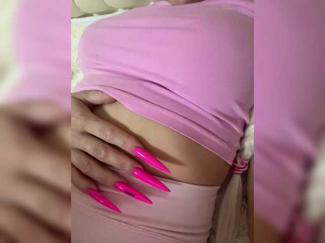 AlisaKisa555's BongaCams show and profile