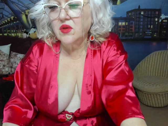 StarMarmelada's BongaCams show and profile