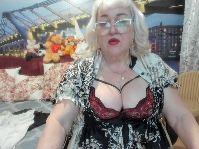 StarMarmelada's BongaCams show and profile