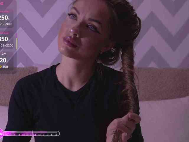 _JenniferBomb webcam