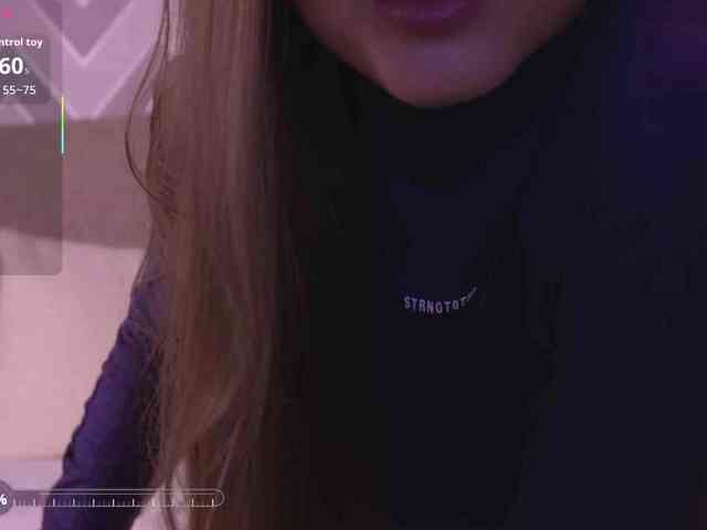 _JenniferBomb webcam