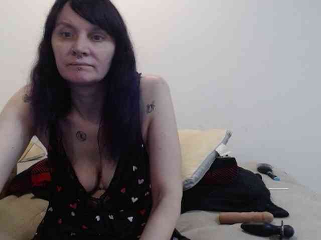 hotmodel1984 webcam