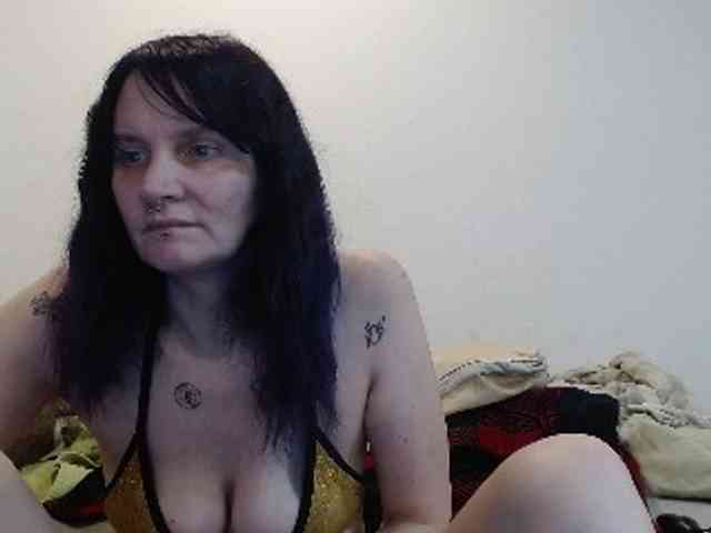 hotmodel1984 webcam