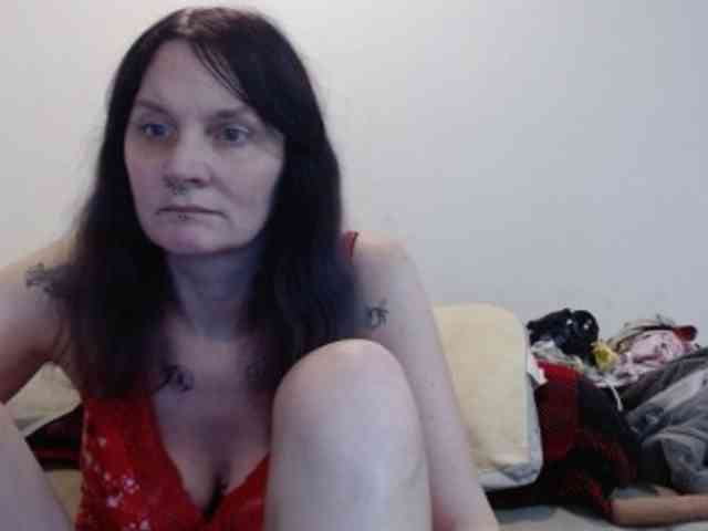 hotmodel1984 webcam