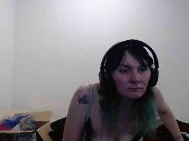 hotmodel1984 webcam