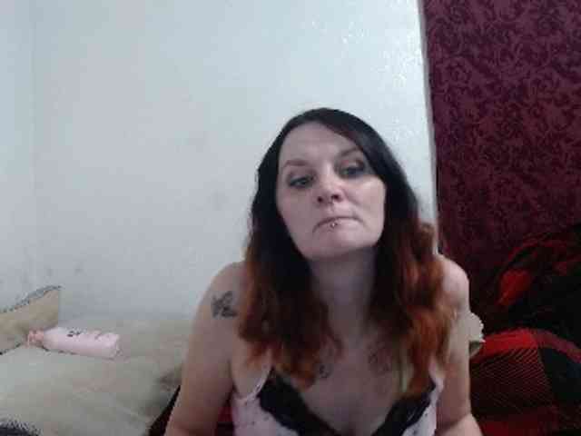 hotmodel1984 webcam