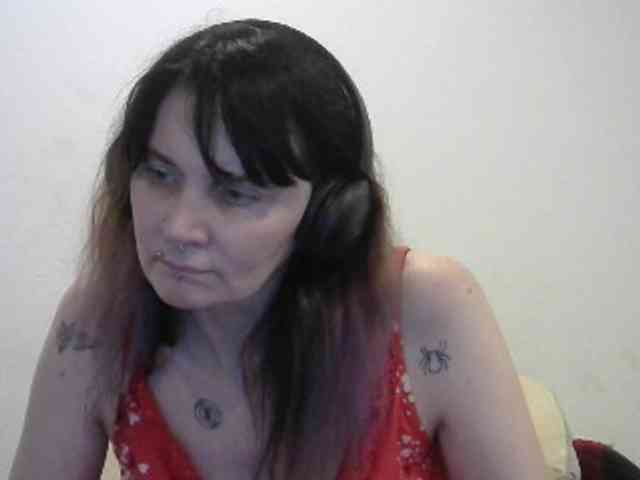 hotmodel1984 webcam