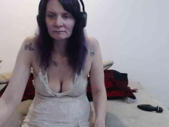 hotmodel1984 webcam