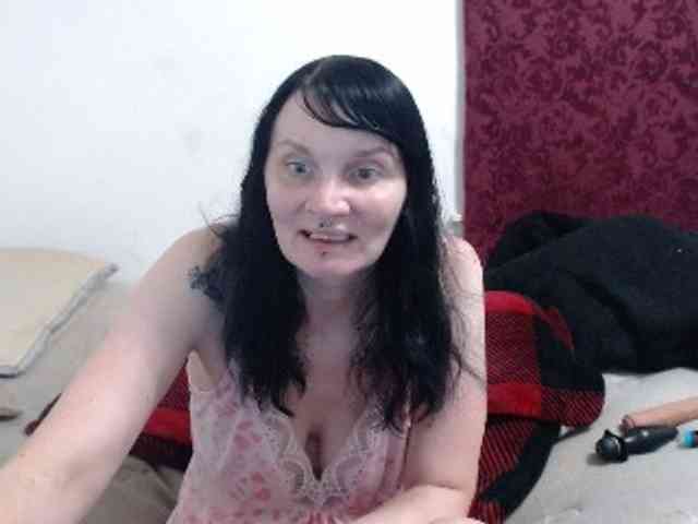 hotmodel1984 webcam