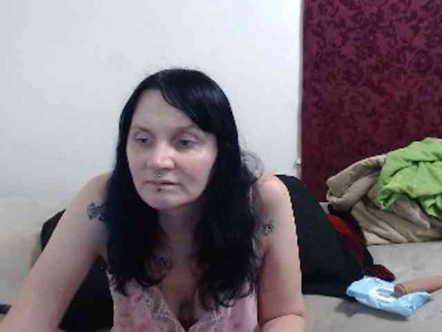 hotmodel1984 webcam