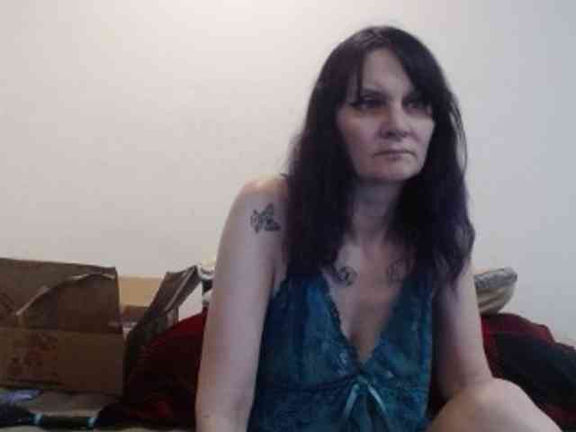 hotmodel1984 webcam