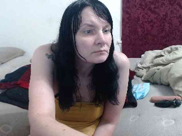 hotmodel1984 webcam