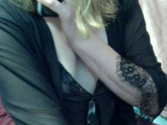 monitasofa's BongaCams show and profile