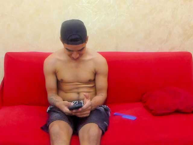  Swinger-Party chat room