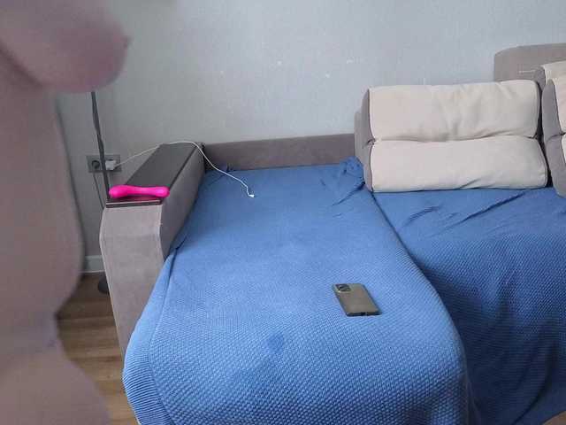 Milaa1998's BongaCams show and profile