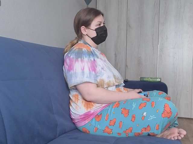 Milaa1998's BongaCams show and profile