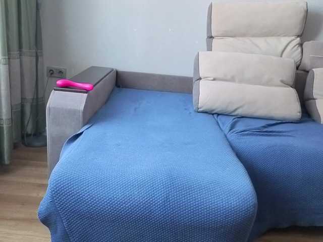 Milaa1998's BongaCams show and profile