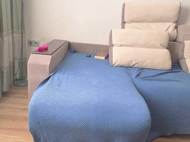 Milaa1998's BongaCams show and profile