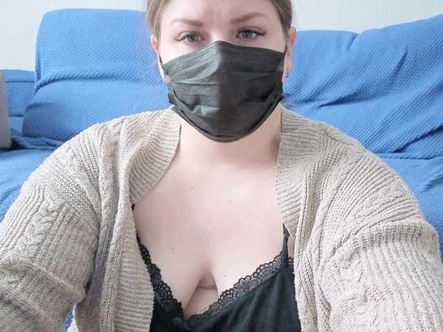 Milaa1998's BongaCams show and profile