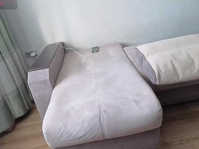 Milaa1998's BongaCams show and profile