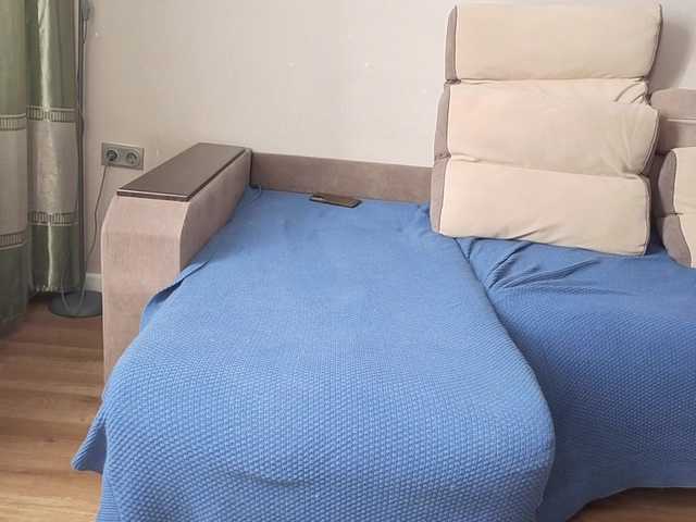 Milaa1998's BongaCams show and profile