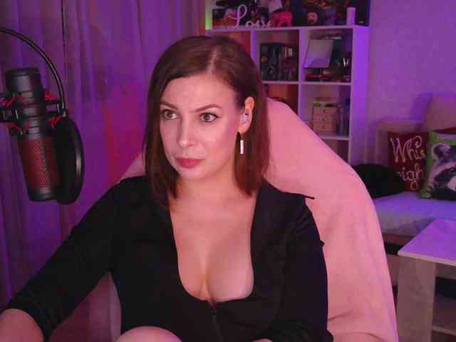 LadyLLS webcam