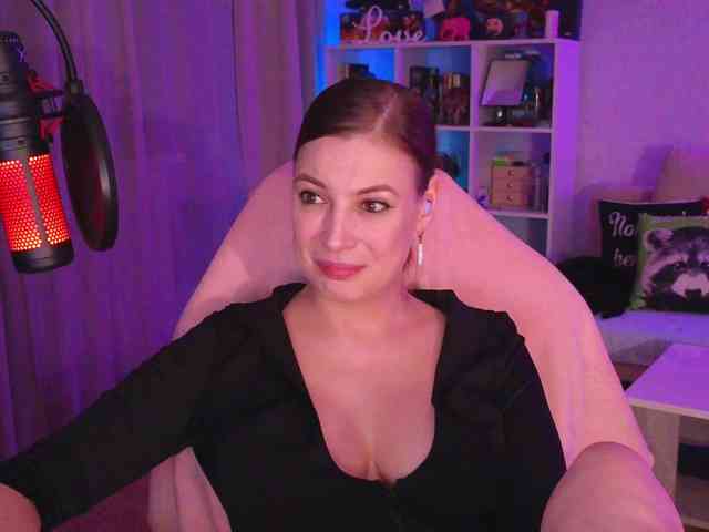 LadyLLS webcam
